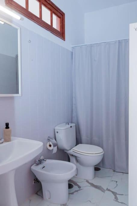 Acogedora Casa En Abades En Tranquila Urbanizacion Villa Luaran gambar