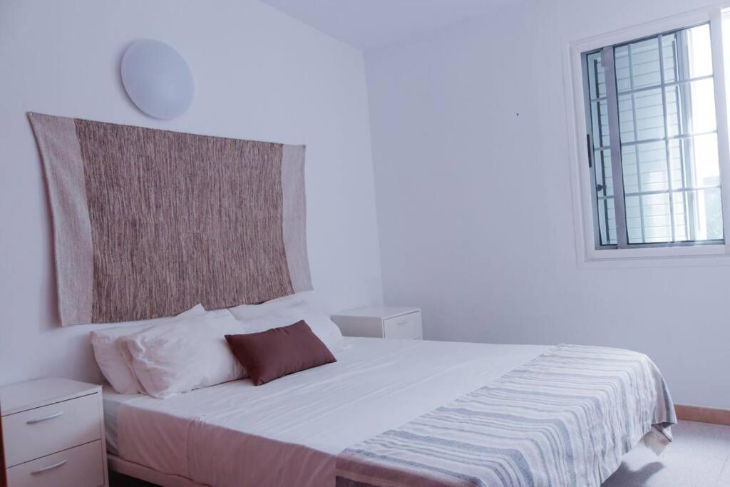Acogedora Casa En Abades En Tranquila Urbanizacion Villa Luaran gambar